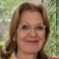 Dr. med. Victoria Rosenbach