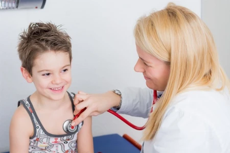 Eosinophile Ösophagitis im Kindes- und Jugendalter – Erkennen und Behandeln